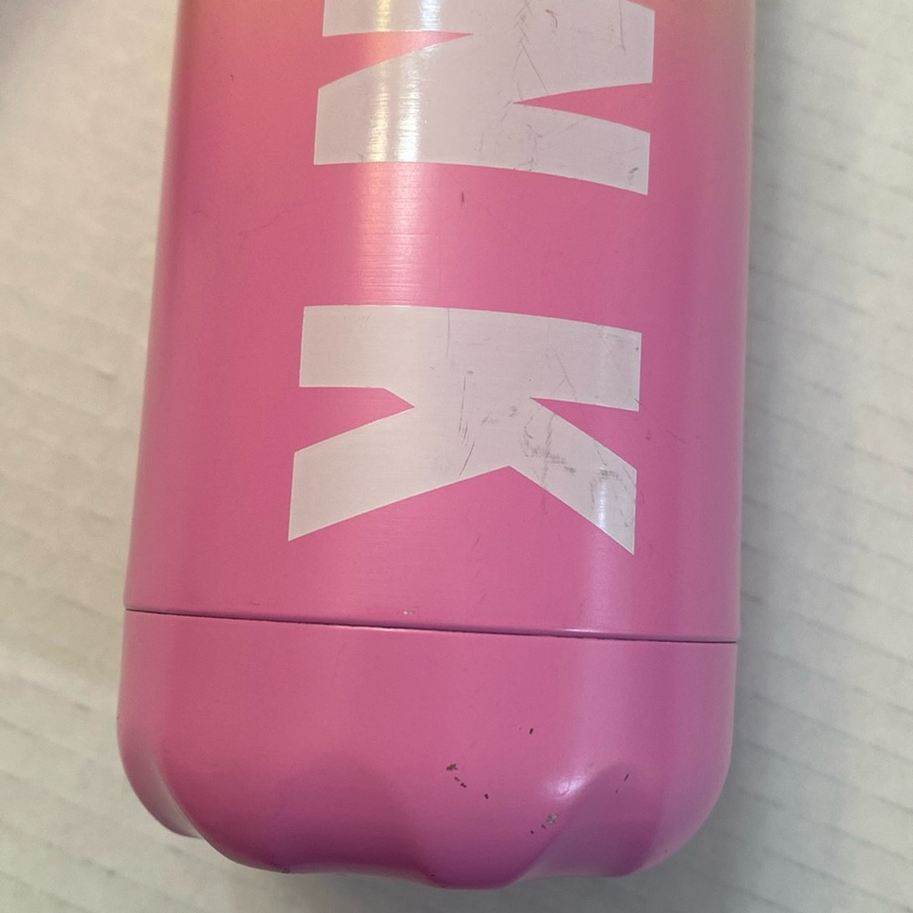 2 Victoria’s Secret Pink metal water bottles - Picture 2 of 6